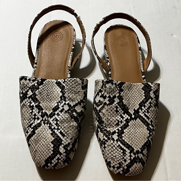 Urban Outfitters Shoes - Urban Outfitters Dana Snake Slingback Mule
